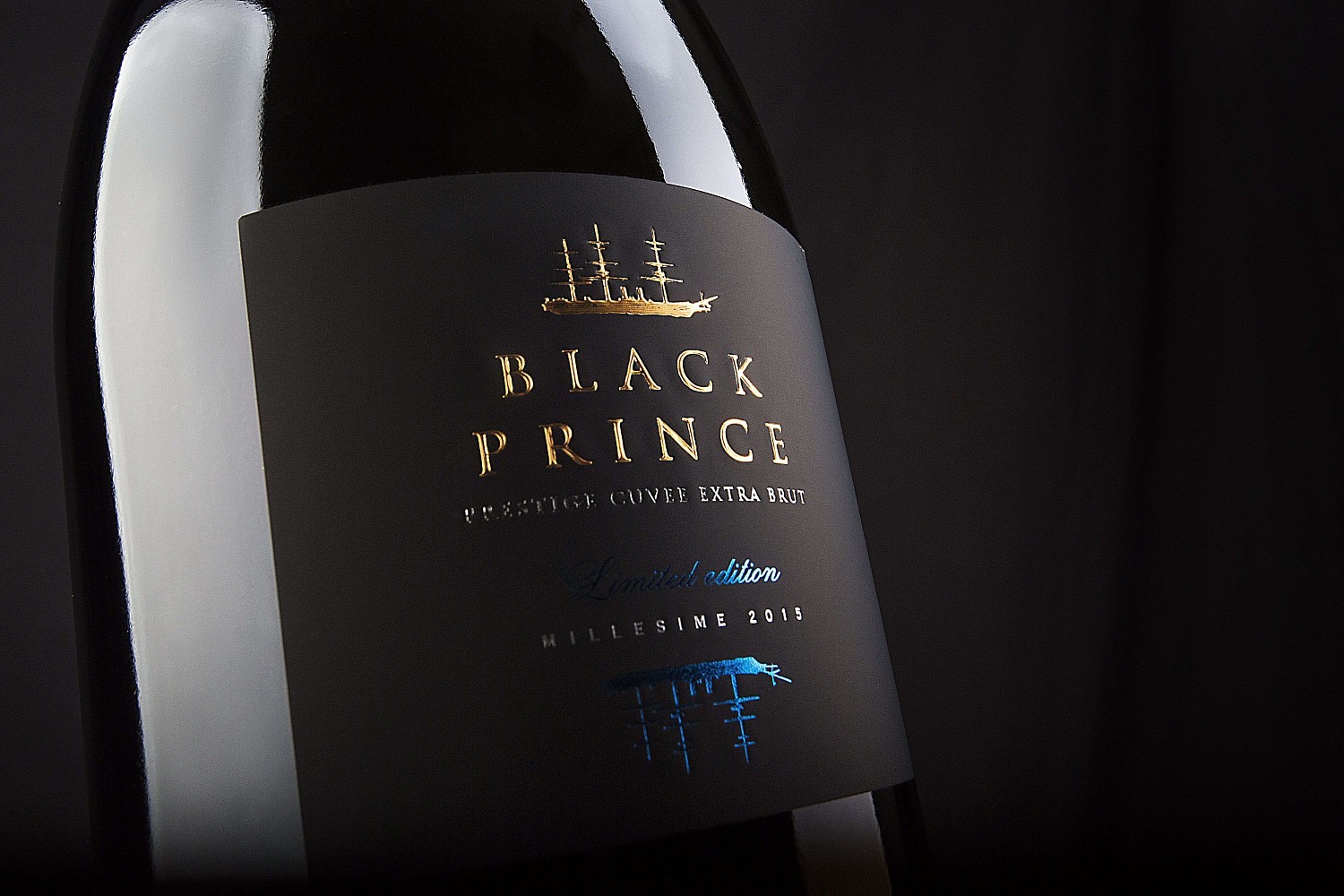 Премиальное игристое вино Black Prince Blanc de Blancs  - Винодельческое предприятие «Золотая Балка»